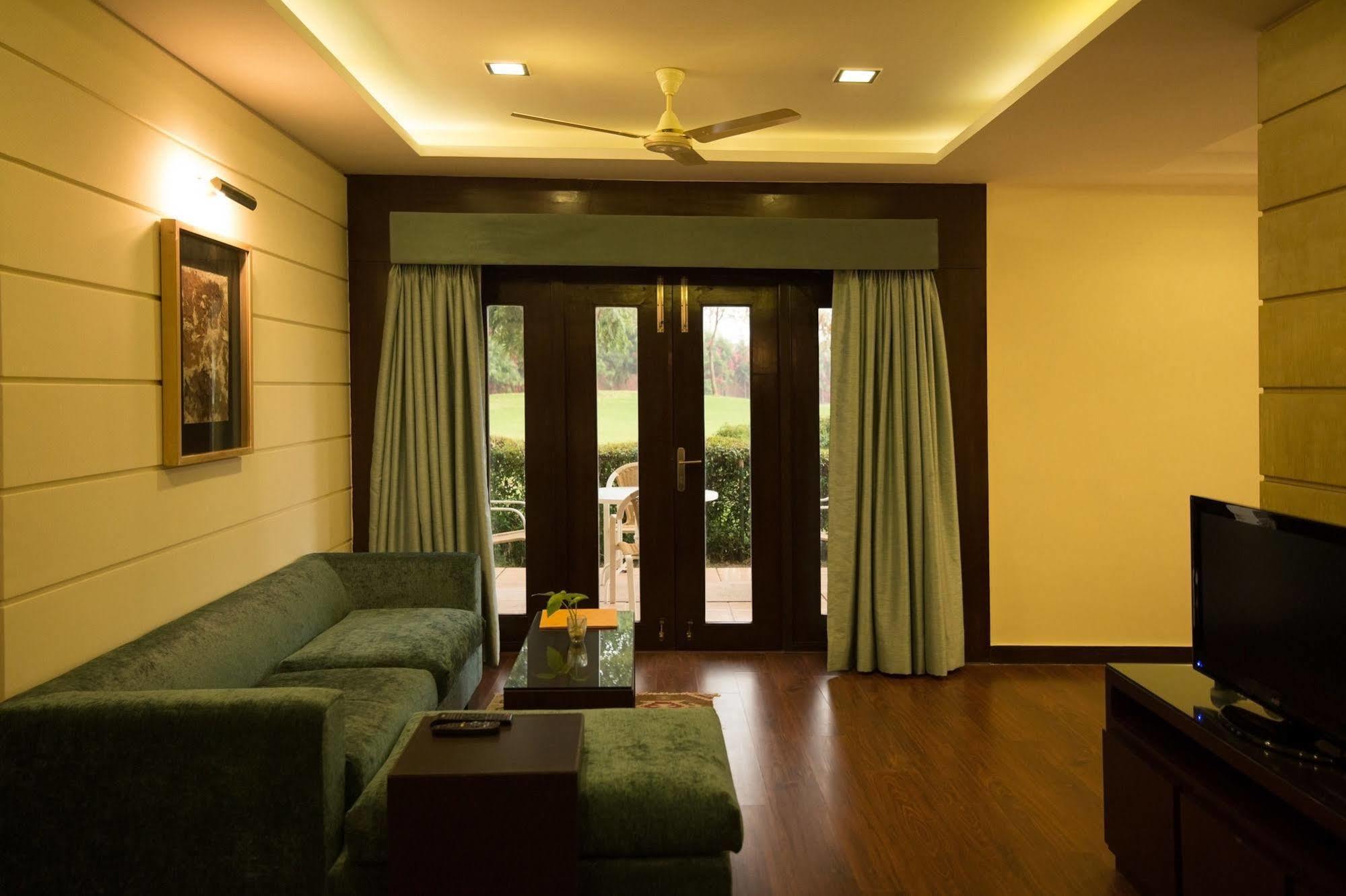 เลมอน ทรี ตารุธาน วัลเลย์ Hotel คูร์เคาน์ ภายนอก รูปภาพ