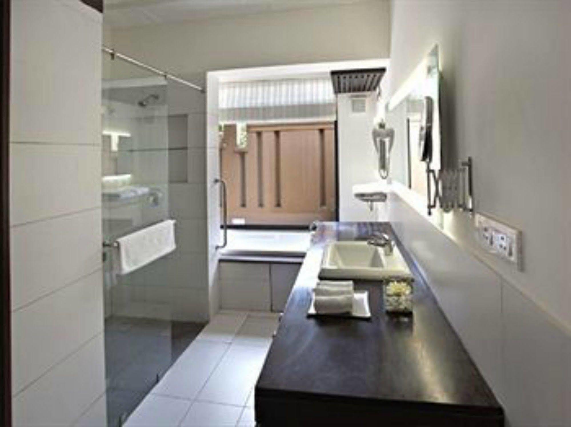 เลมอน ทรี ตารุธาน วัลเลย์ Hotel คูร์เคาน์ ภายนอก รูปภาพ