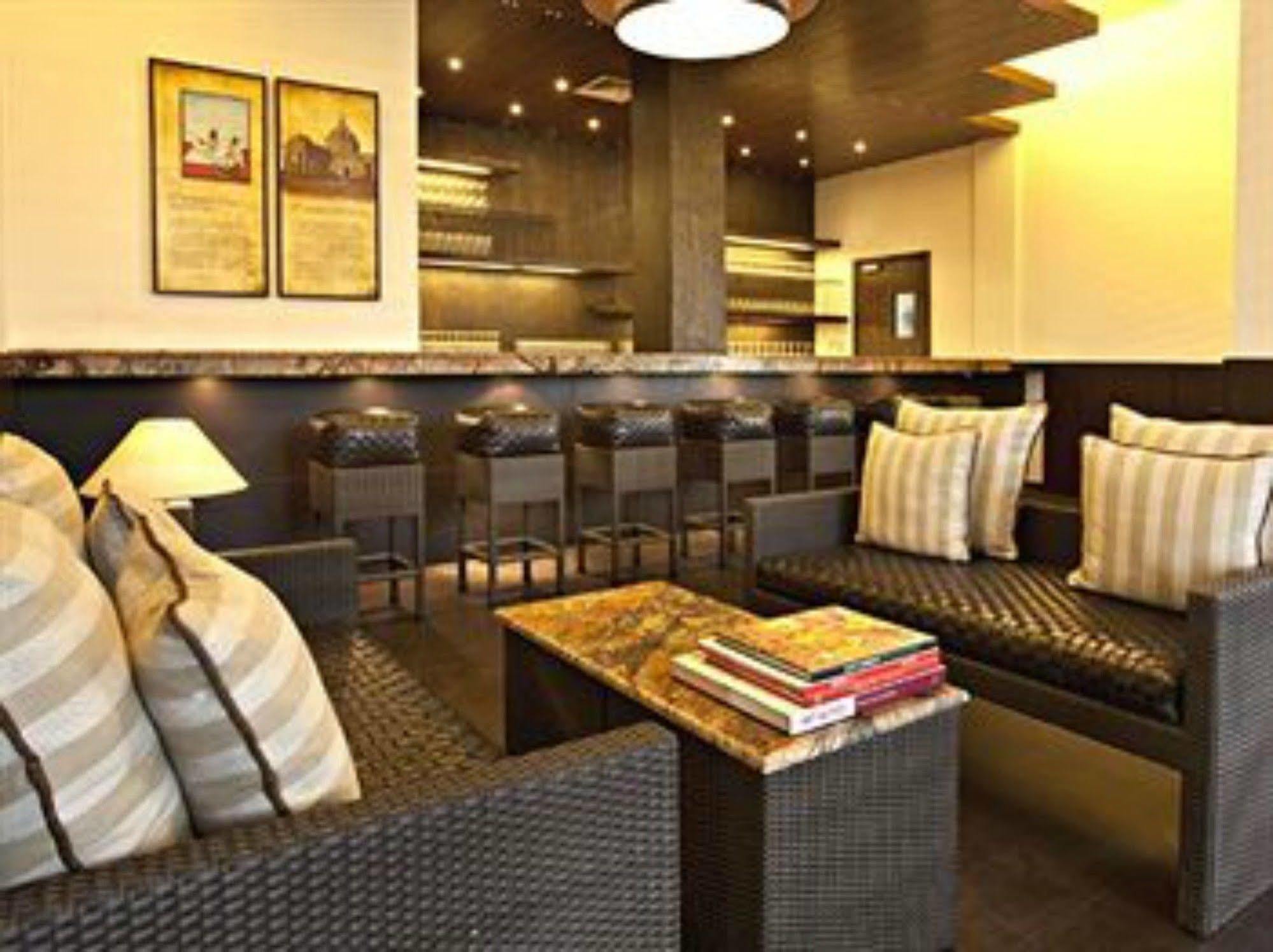 เลมอน ทรี ตารุธาน วัลเลย์ Hotel คูร์เคาน์ ภายนอก รูปภาพ