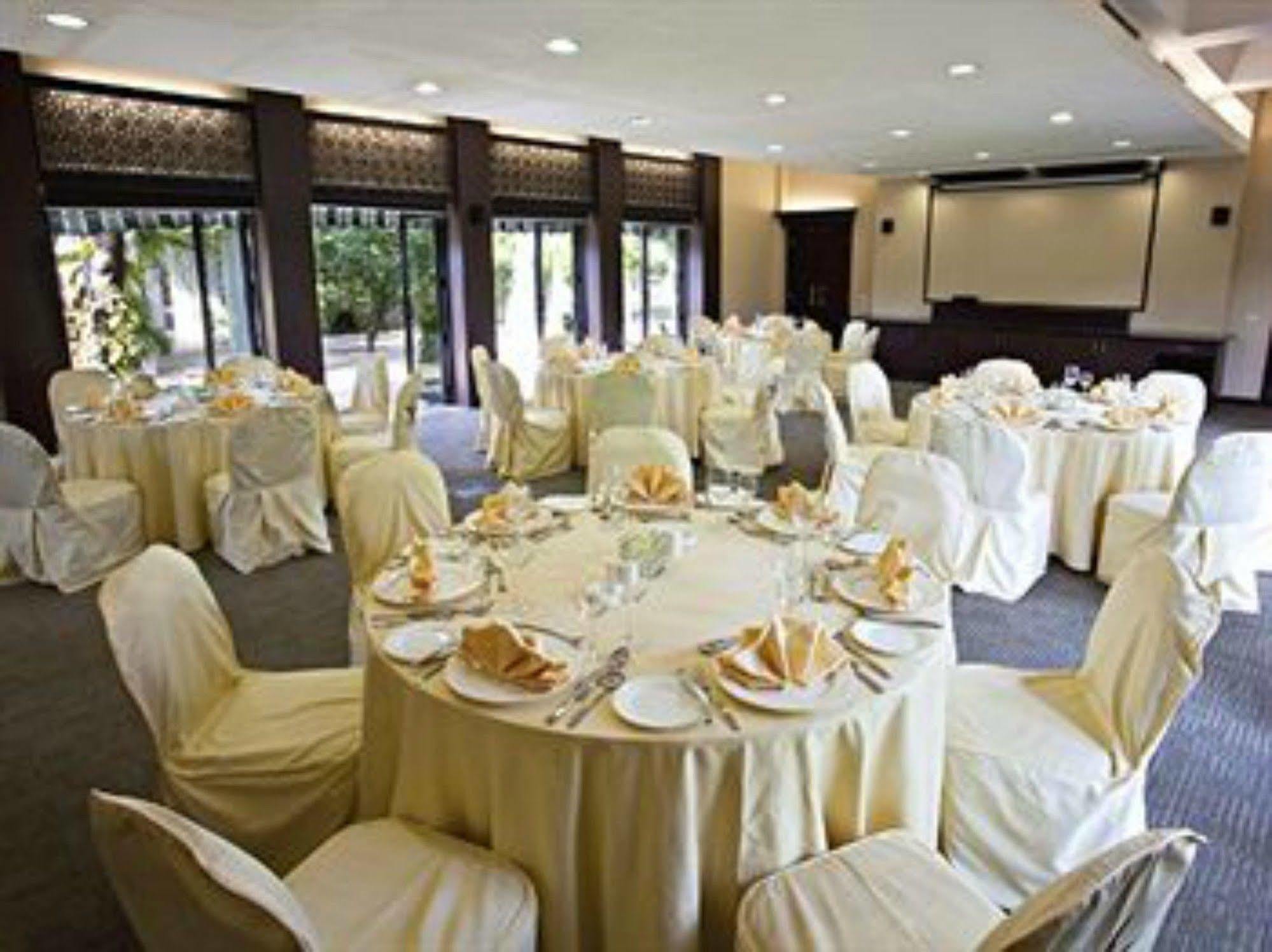 เลมอน ทรี ตารุธาน วัลเลย์ Hotel คูร์เคาน์ ภายนอก รูปภาพ