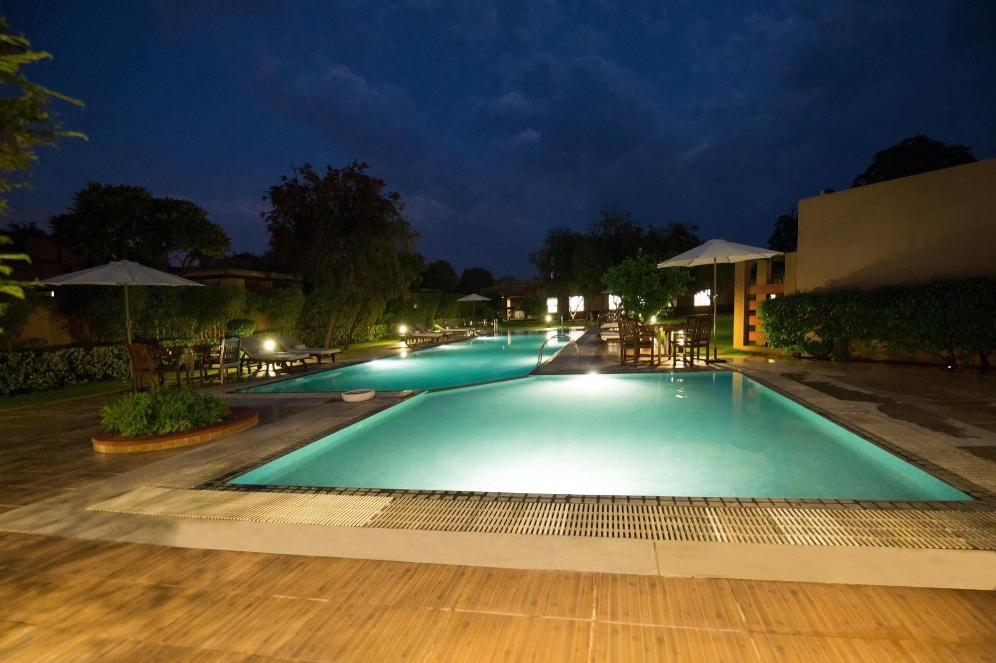 เลมอน ทรี ตารุธาน วัลเลย์ Hotel คูร์เคาน์ ภายนอก รูปภาพ