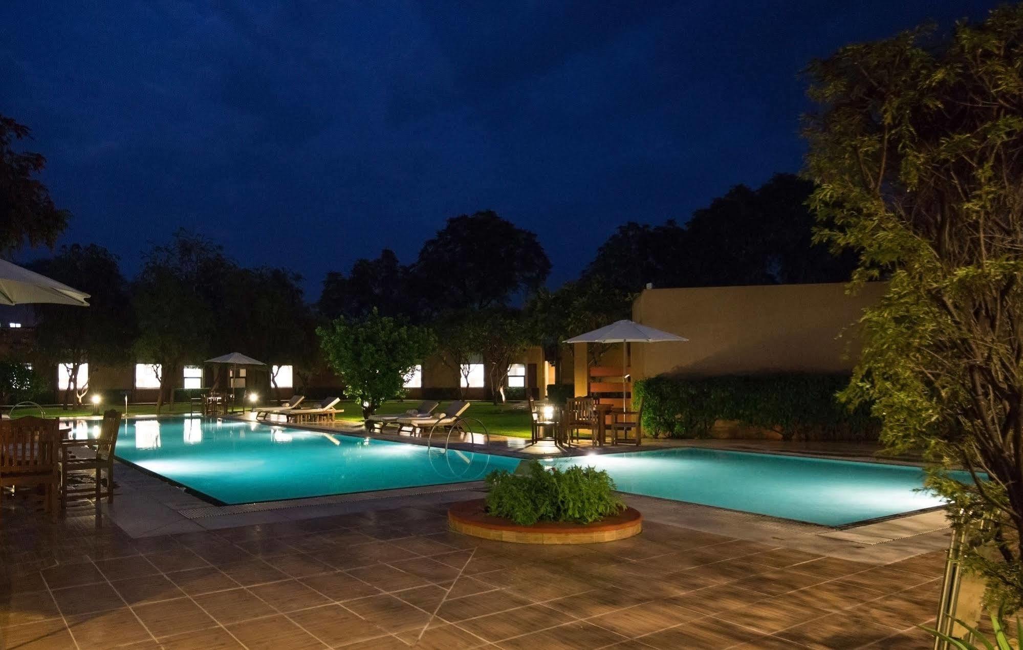 เลมอน ทรี ตารุธาน วัลเลย์ Hotel คูร์เคาน์ ภายนอก รูปภาพ
